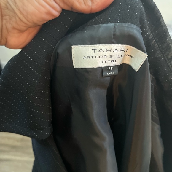 Nice black pin striped blazer - Picture 1 of 2